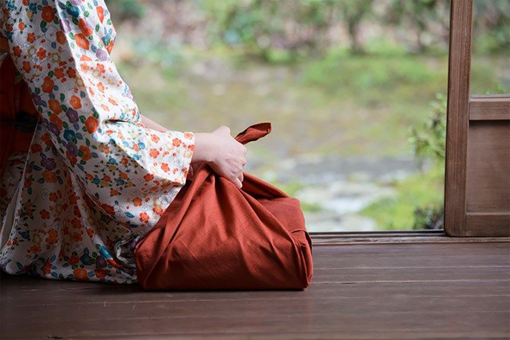 A present packaged with Japanese traditional cloth.