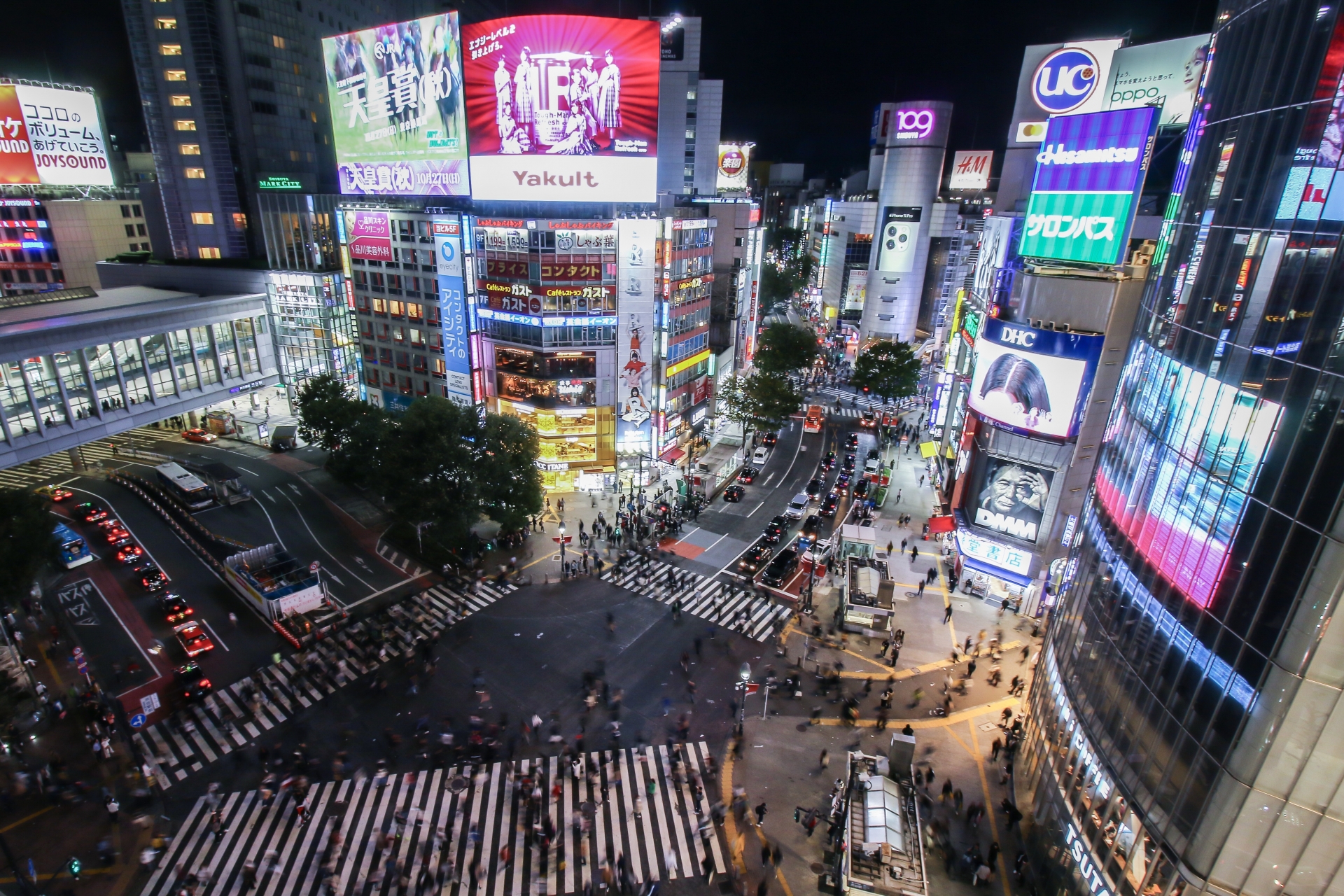 The cross section in Shibuya, Tokyo at night, which is very popular especially among people coming from overseas