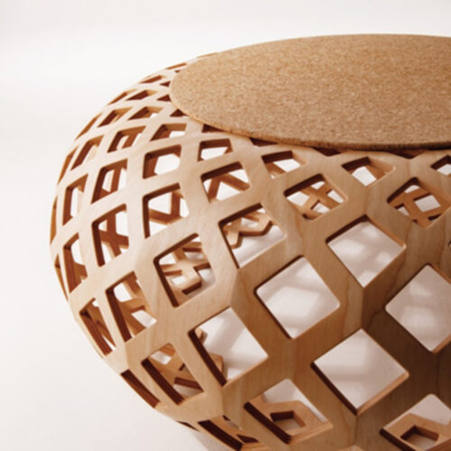 Wooden furniture shaped like a sea urchin. It can be used as a coffee table and ottoman as well.